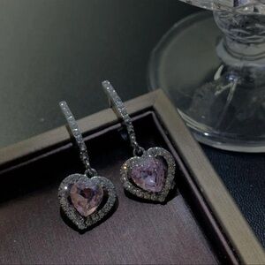 💞NWT Elegant Pink Heart Earrings